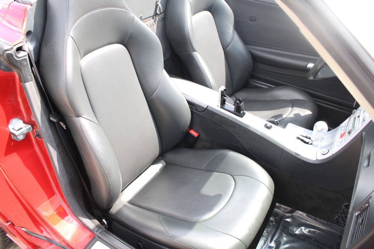Used 2005 Chrysler Crossfire Limited RWD image 11