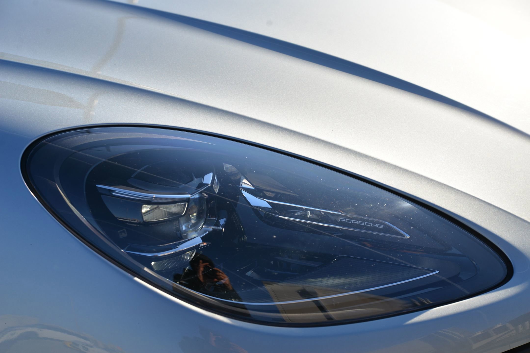 Certified 2024 Porsche Macan Turbo image 11