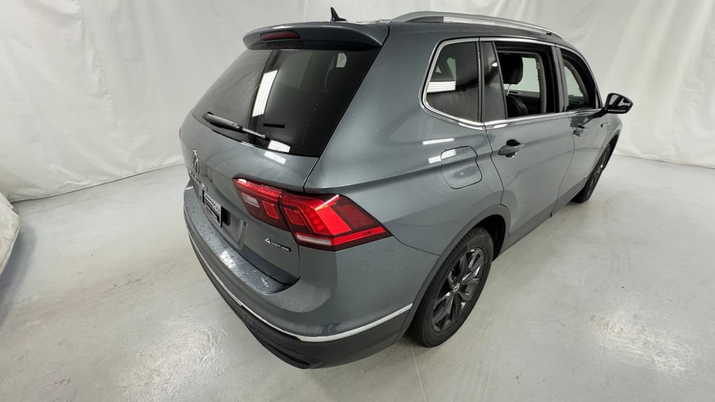 Used 2024 Volkswagen Tiguan SE AWD/4WD image 3