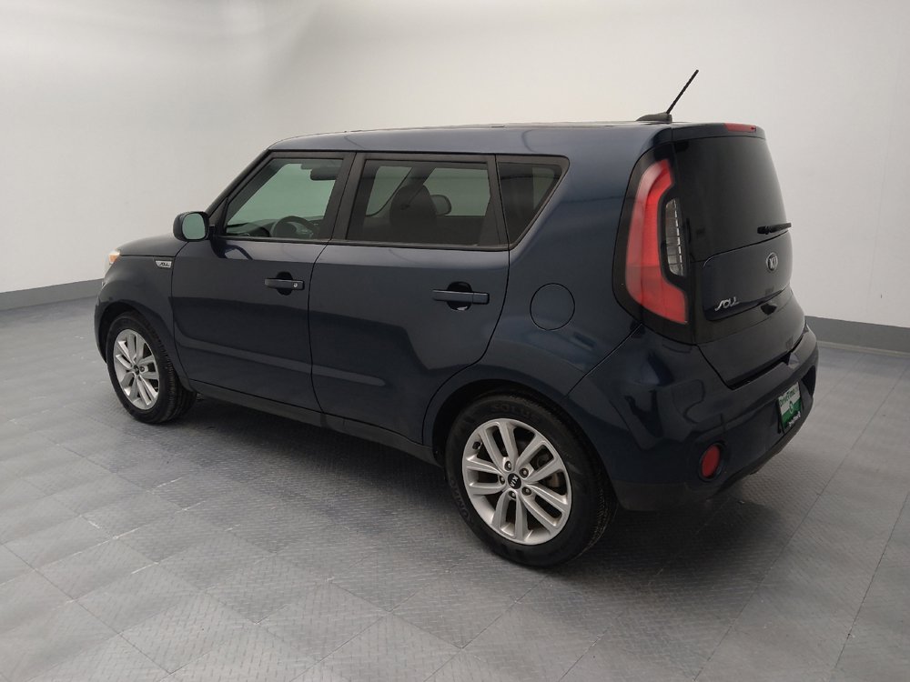 Used 2019 Kia Soul + image 3