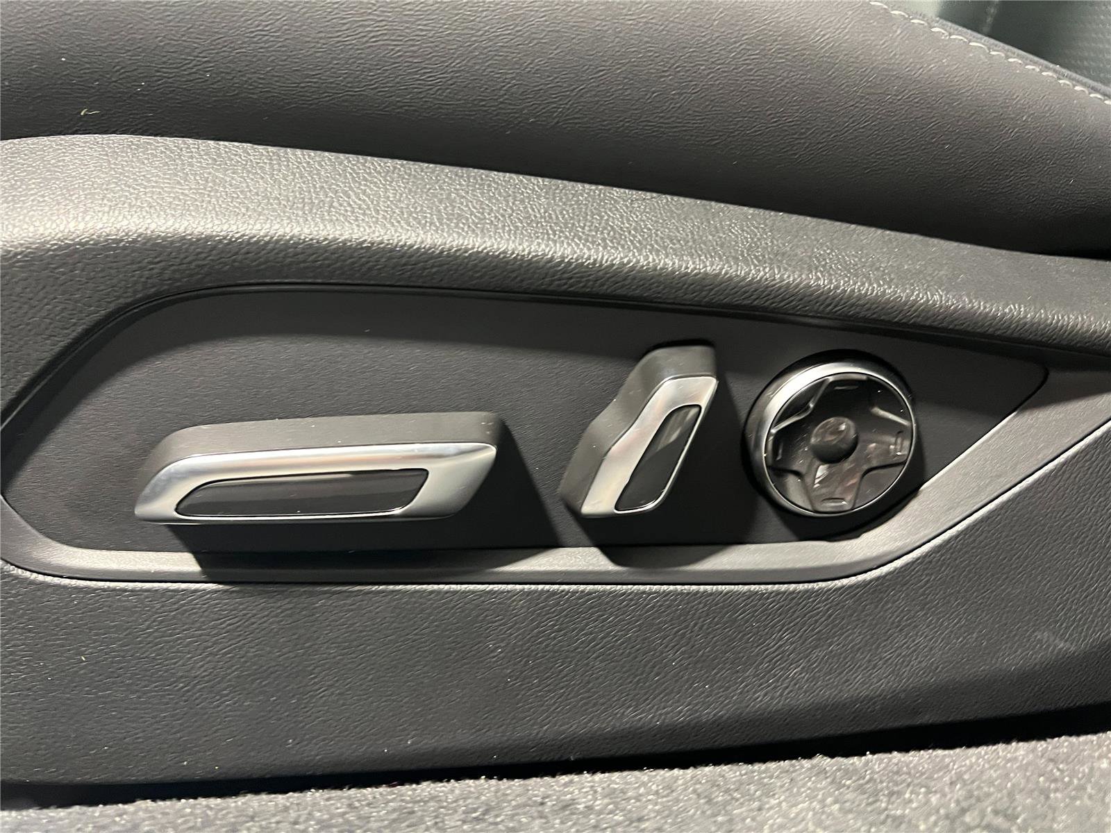 New 2025 Acura TLX w/ Technology Package image 11