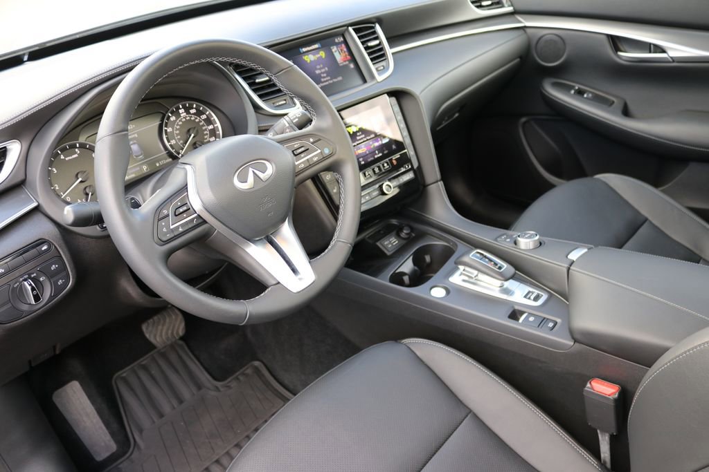 Certified 2025 INFINITI QX50 Luxe image 20