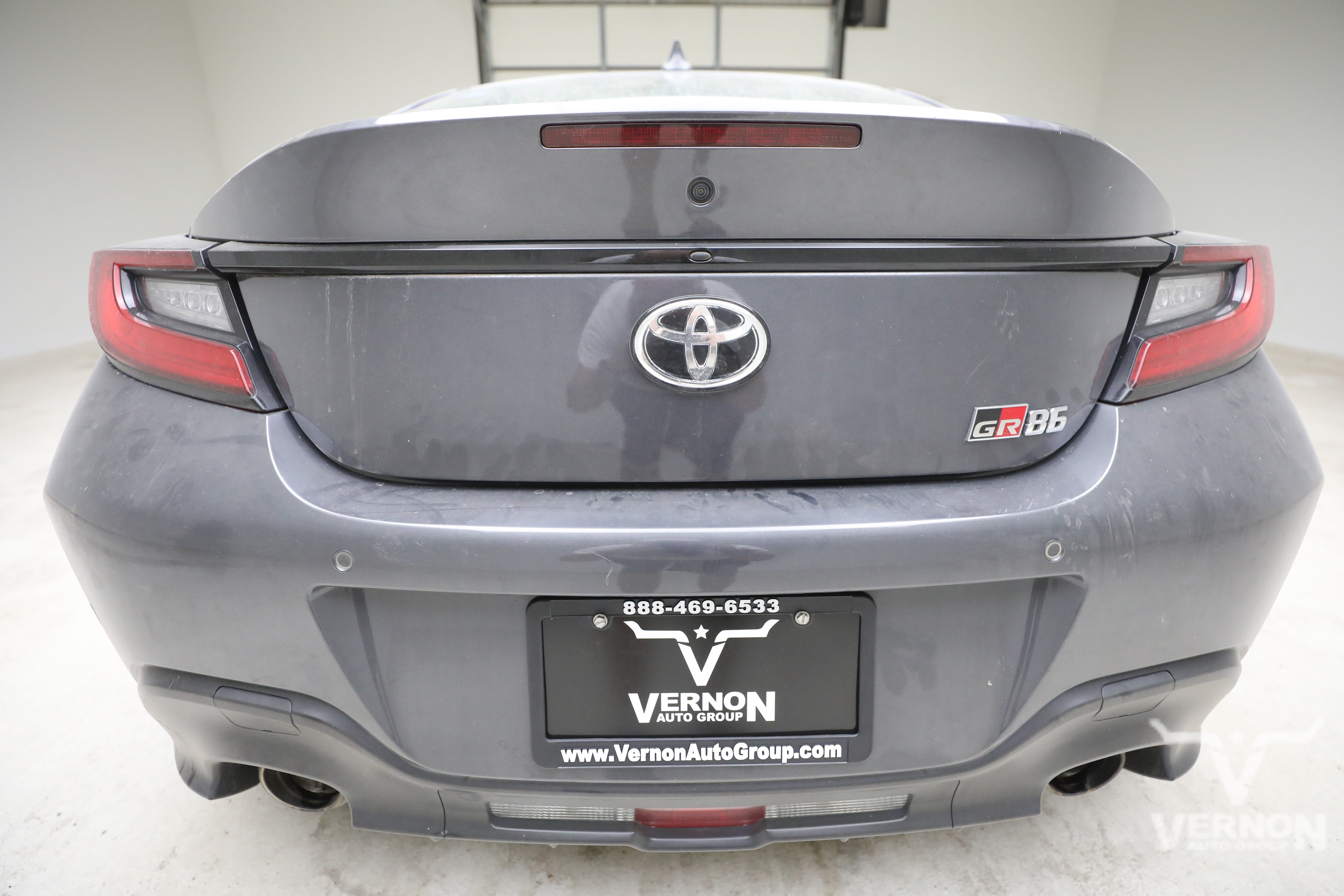 Used 2022 Toyota GR86 RWD image 3