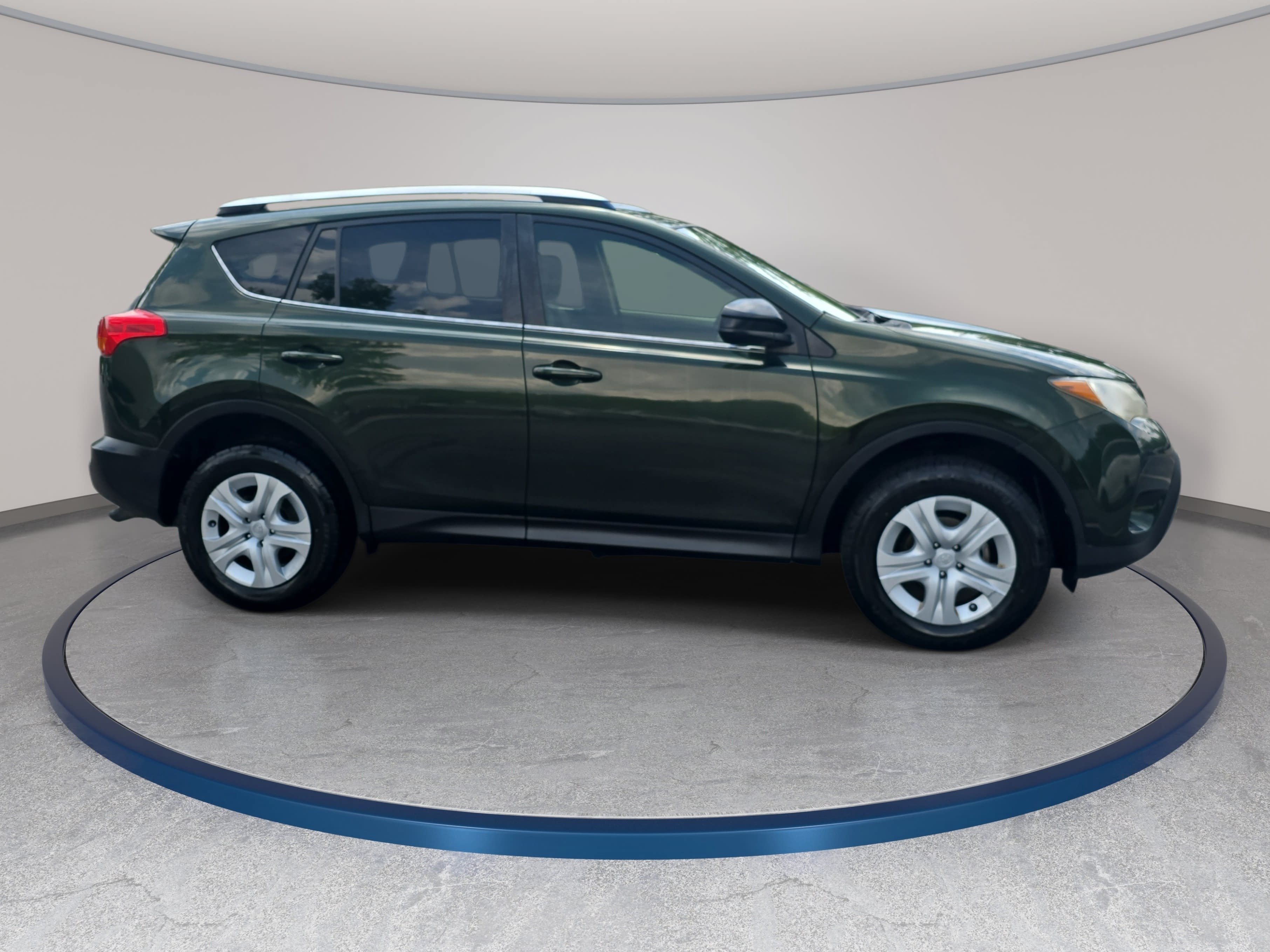 Used 2013 Toyota RAV4 LE FWD image 4