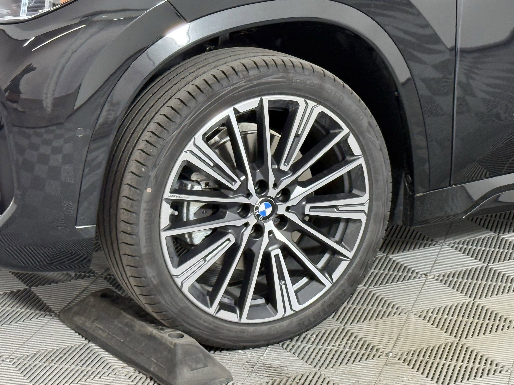 Used 2025 BMW X1 xDrive28i w/ Technology Package image 10