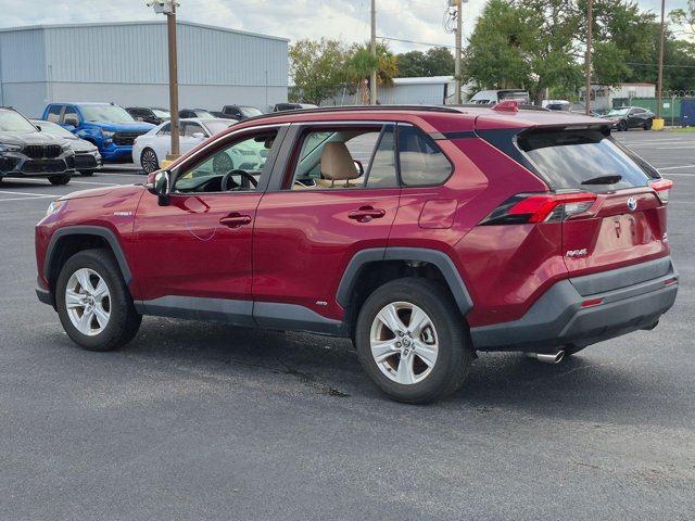 Used 2021 Toyota RAV4 XLE AWD/4WD image 7