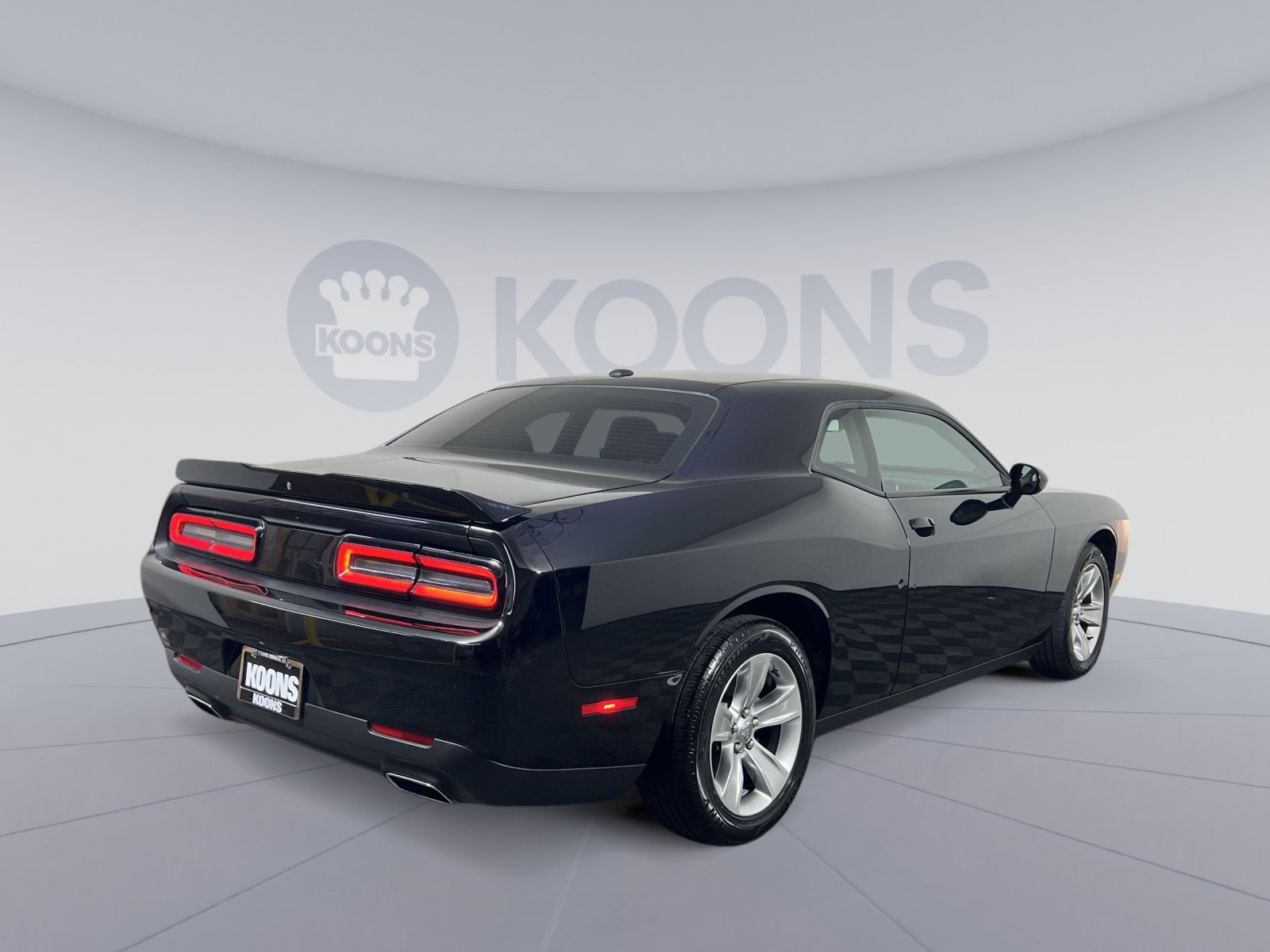Used 2021 Dodge Challenger SXT image 7