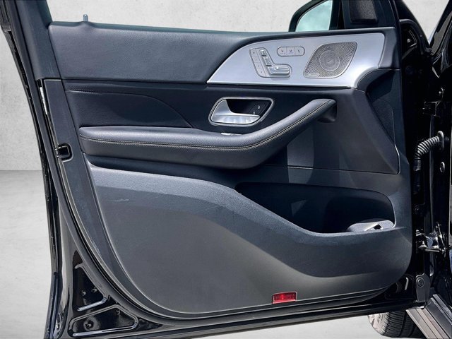 Used 2025 Mercedes-Benz GLS 450 4MATIC image 17