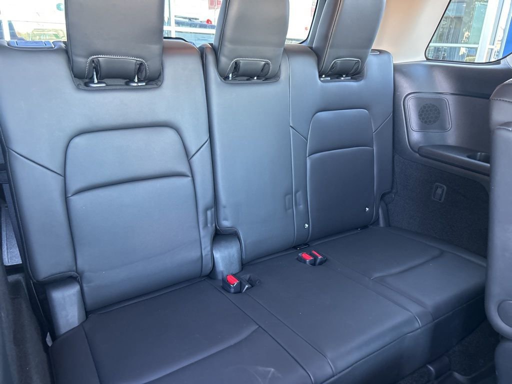 Used 2024 Nissan Pathfinder Platinum image 32