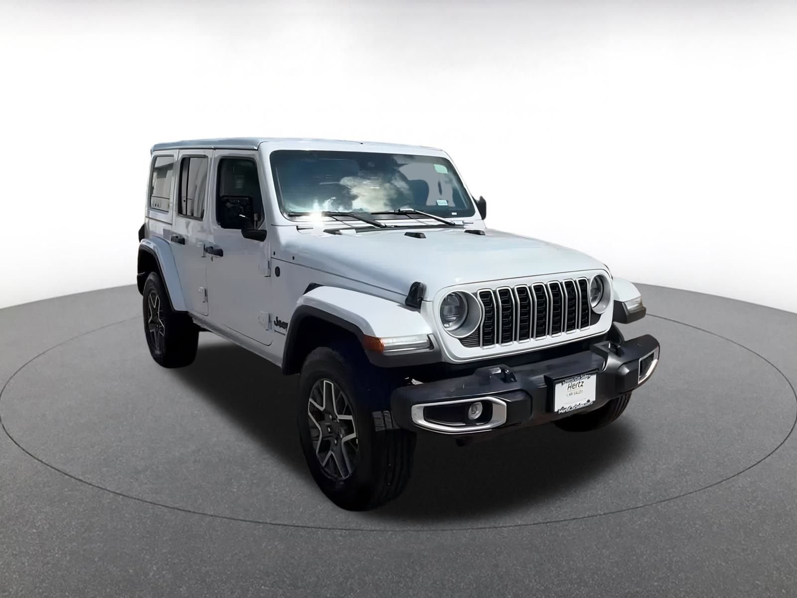 Used 2025 Jeep Wrangler Sahara image 3