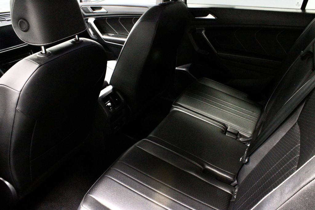 Used 2024 Volkswagen Tiguan SE FWD image 21