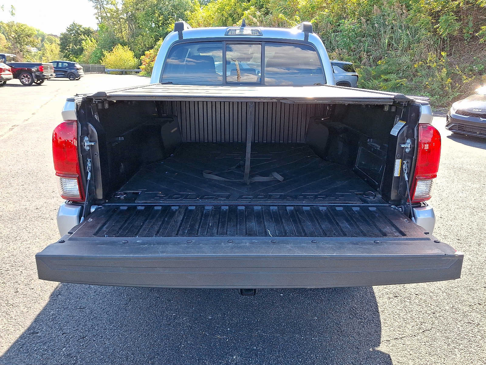 Used 2023 Toyota Tacoma SR AWD/4WD image 29