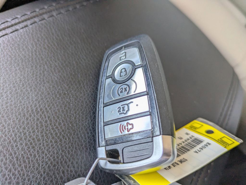 Used 2024 Ford Edge Titanium image 32