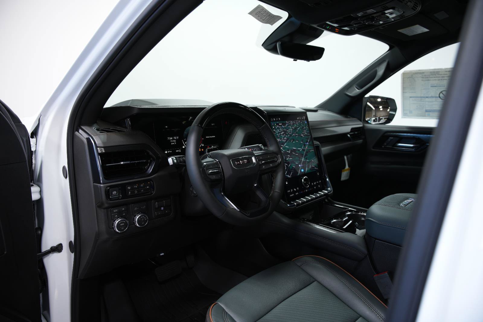 New 2026 GMC Yukon XL AT4 w/ AT4 Premium Plus Package AWD/4WD image 31