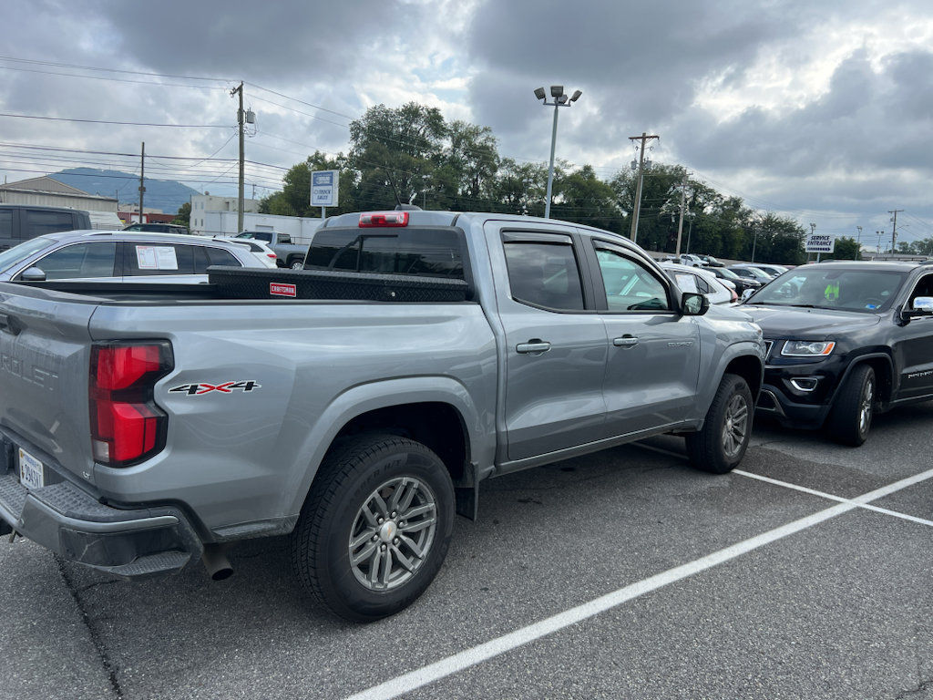 Used 2024 Chevrolet Colorado LT w/ LT Convenience Package III AWD/4WD image 15