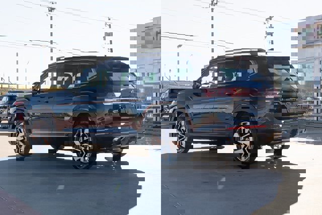 New 2025 Volkswagen Atlas SEL image 4