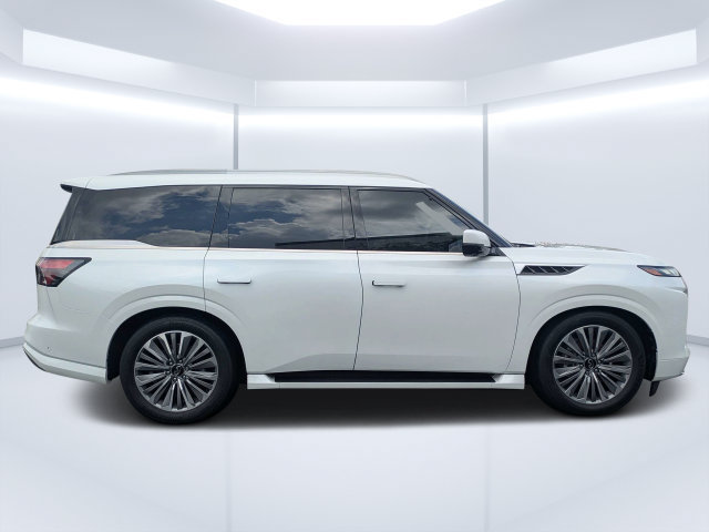 Used 2025 INFINITI QX80 Luxe RWD image 2