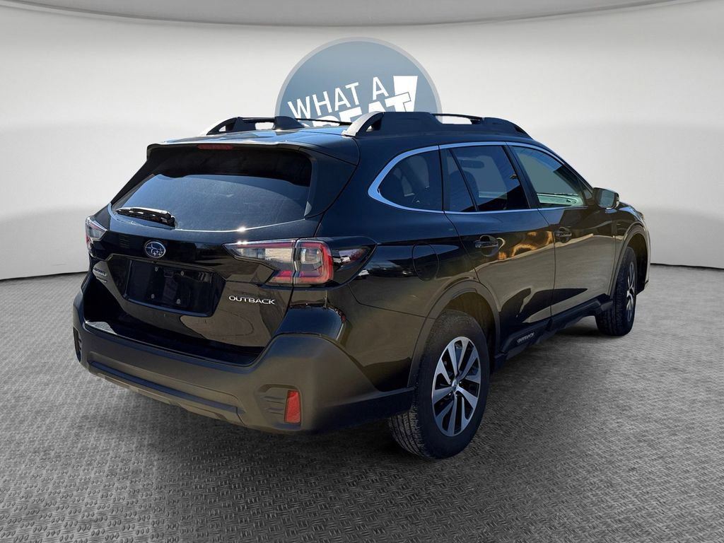 Used 2022 Subaru Outback Premium image 3
