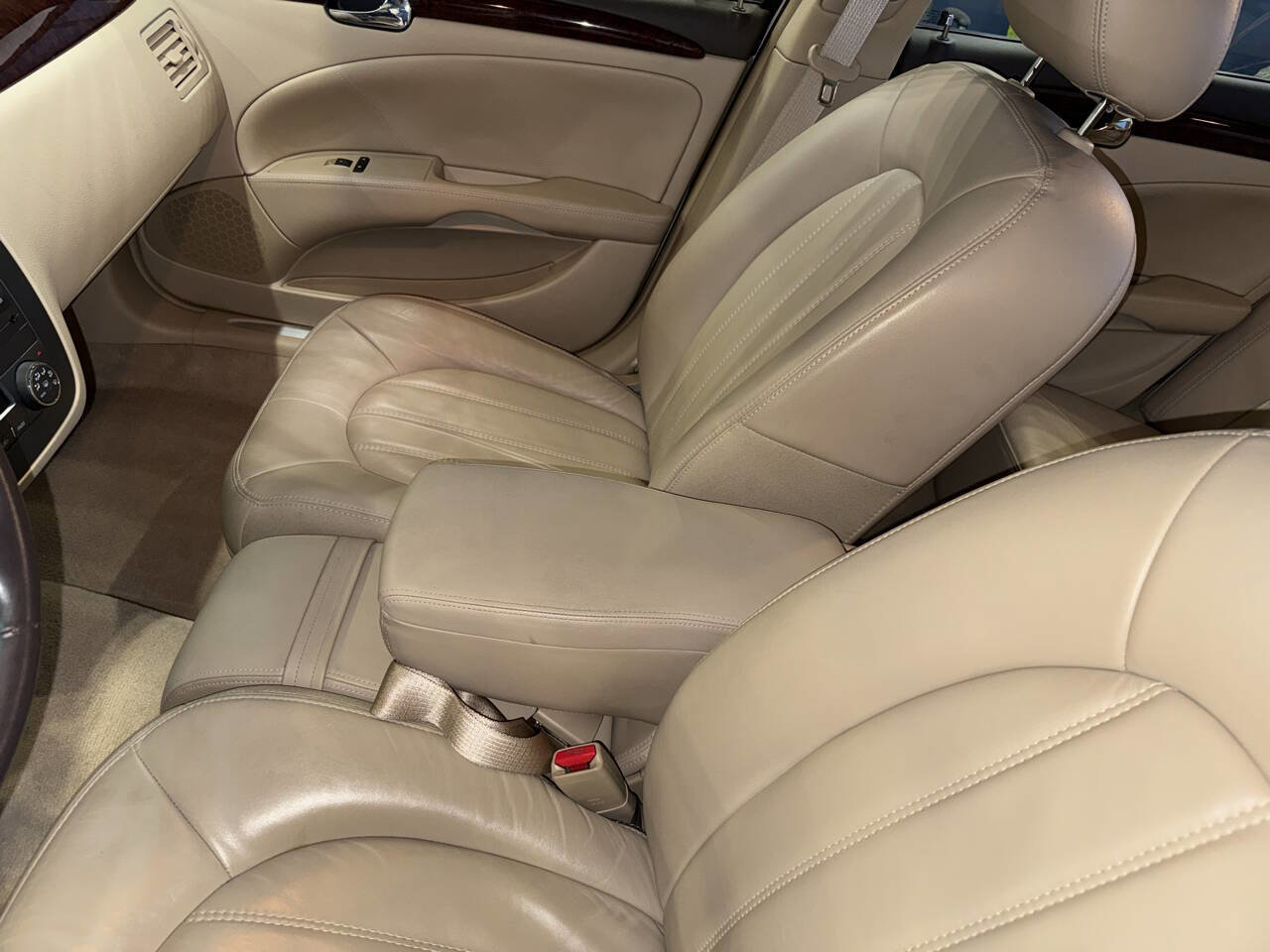 Used 2011 Buick Lucerne CXL w/ Driver Confidence Package image 8