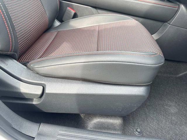 Used 2025 Nissan Kicks SR FWD image 17