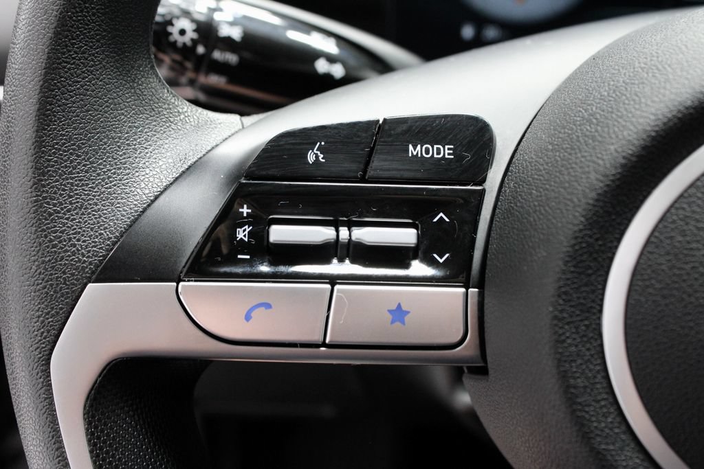 Used 2024 Hyundai Elantra SEL FWD image 29