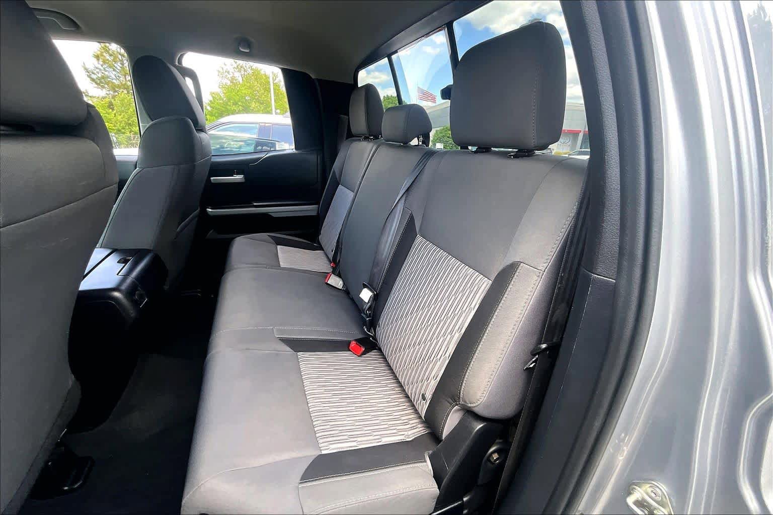 Used 2015 Toyota Tundra SR5 w/ SR5 Upgrade Package RWD image 19