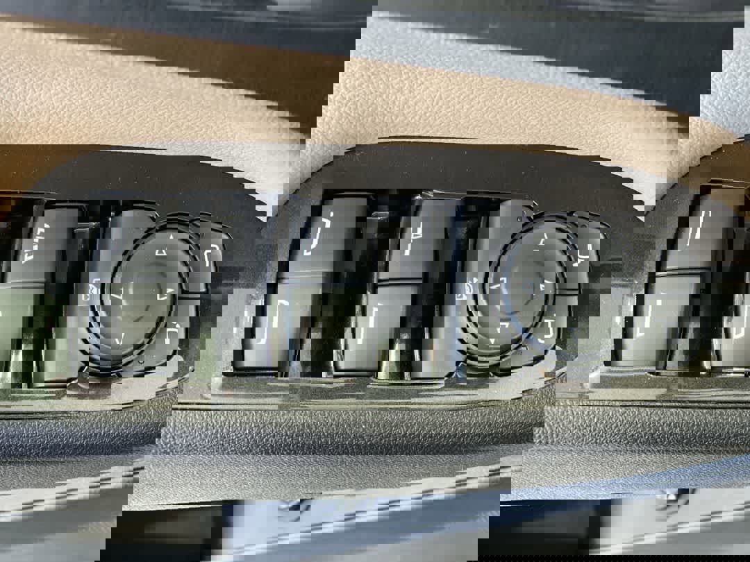 Used 2022 Chevrolet Equinox Premier image 16