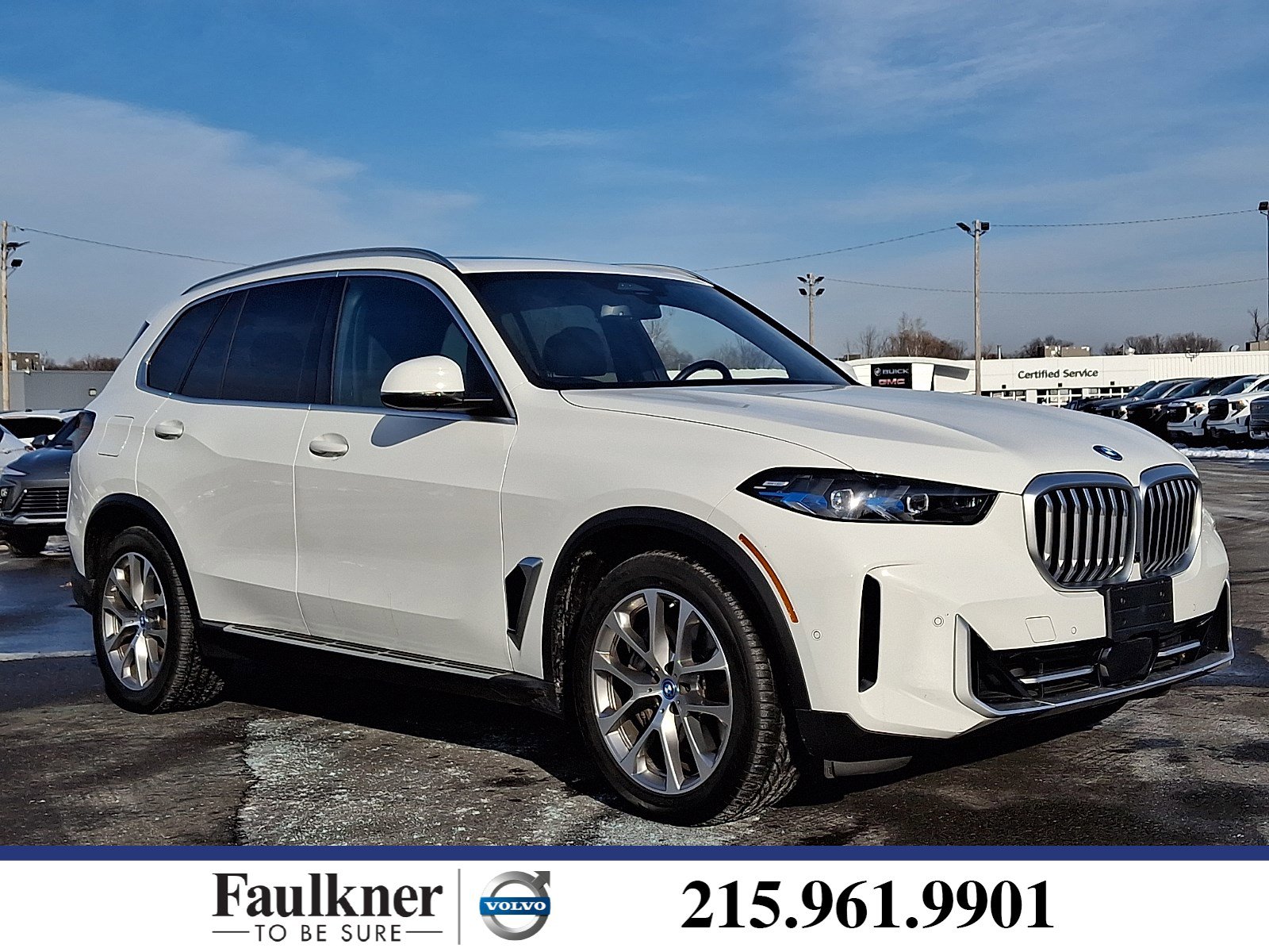 Used 2025 BMW X5 xDrive50e image 1