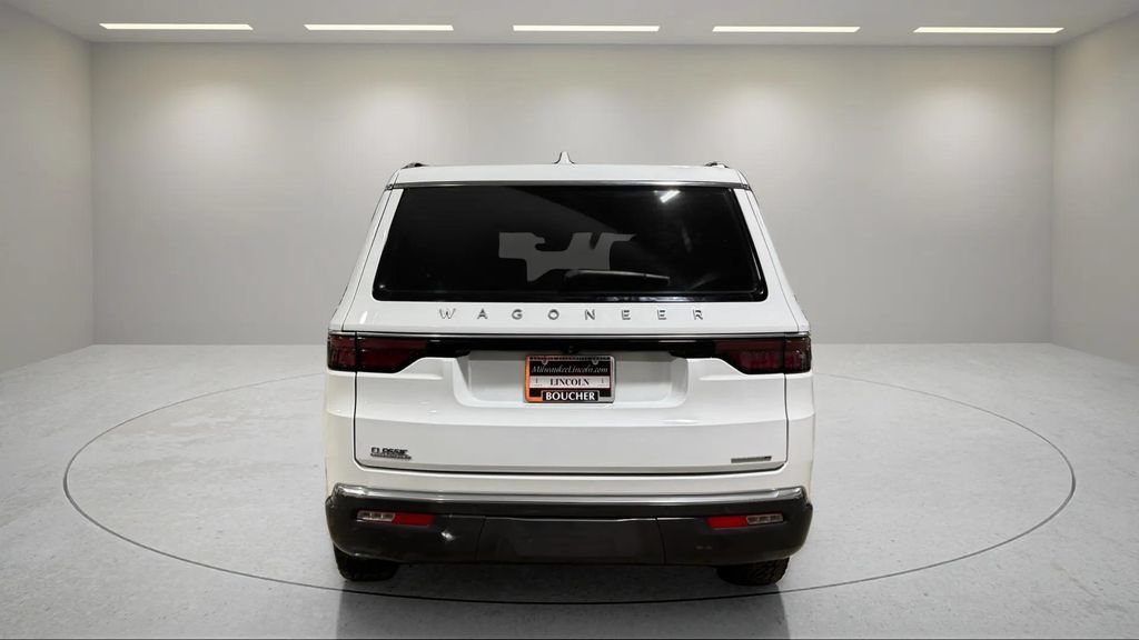 Used 2022 Jeep Wagoneer Series I w/ Premium Group I AWD/4WD image 4