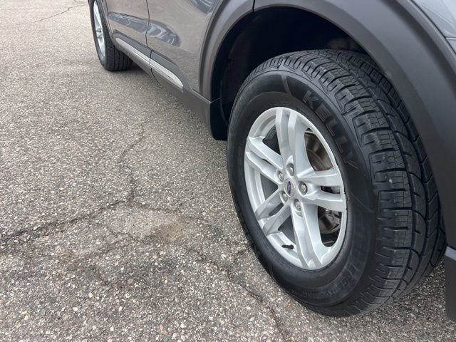 Certified 2022 Ford Explorer XLT w/ Equipment Group 202A image 27