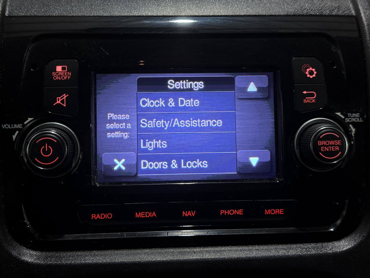 Used 2021 RAM ProMaster 2500 FWD image 9