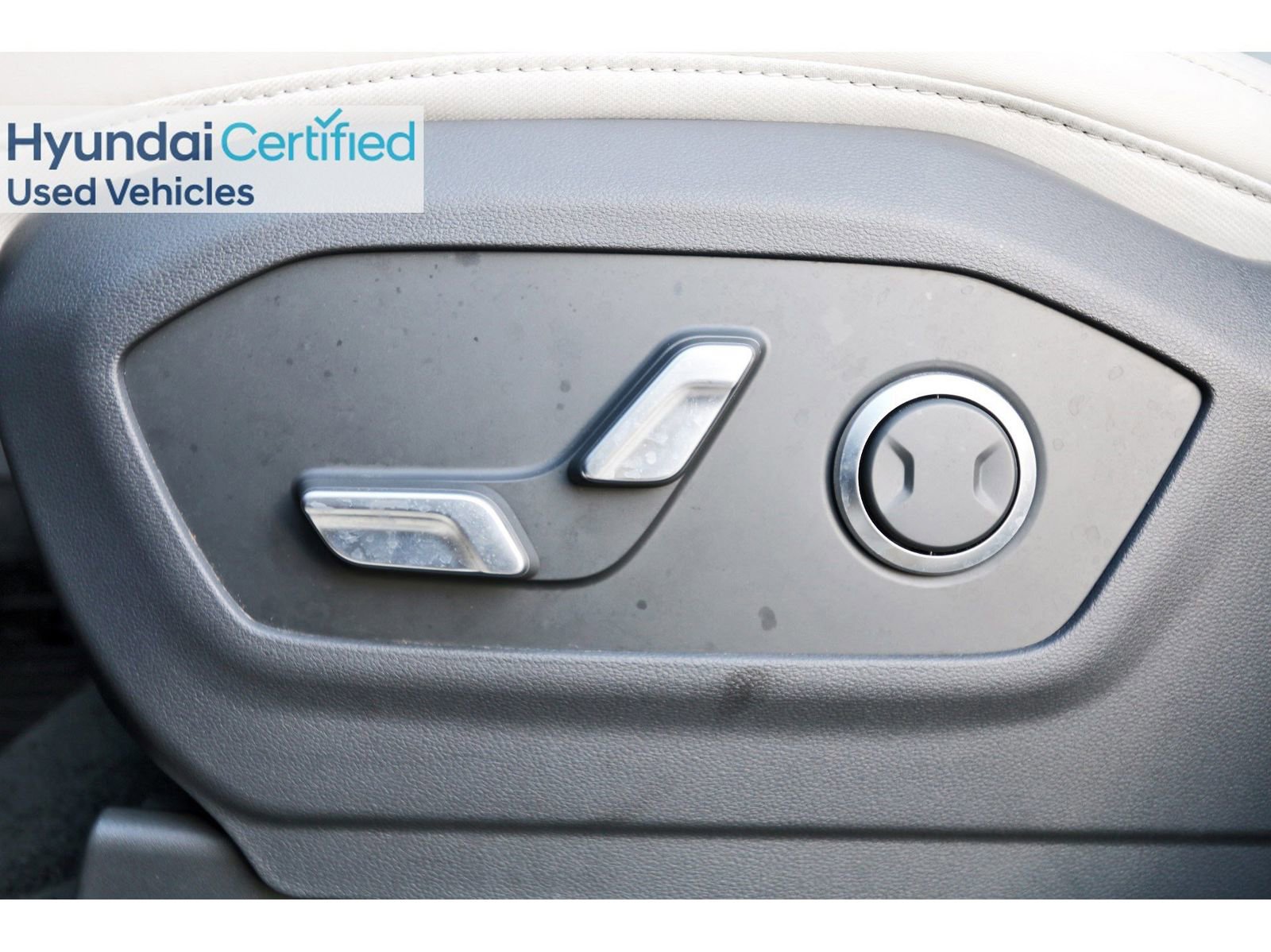 Certified 2025 Hyundai Santa Fe SEL image 32