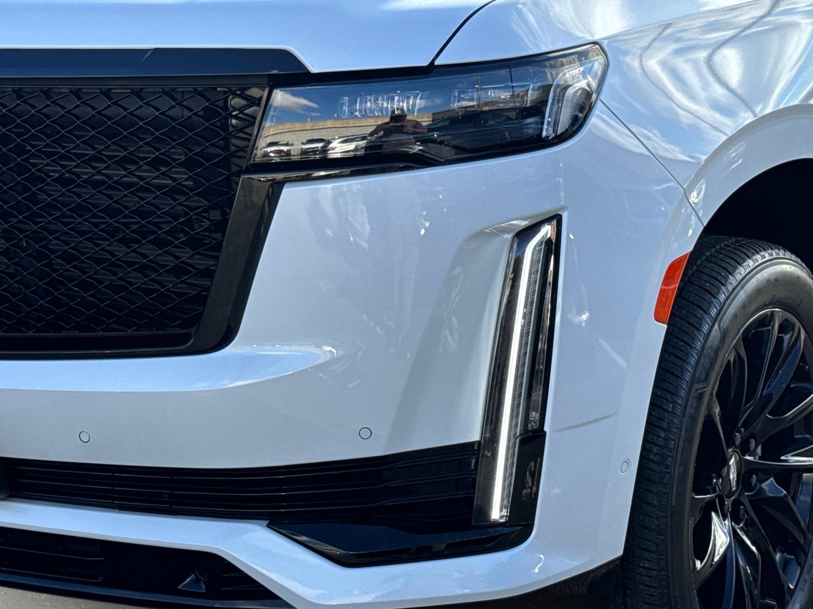 Used 2024 Cadillac Escalade ESV Sport Platinum w/ LPO, ONYX Package image 28