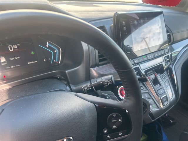 Used 2024 Honda Odyssey Elite image 3