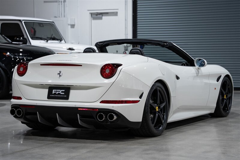 Used 2016 Ferrari California T RWD image 6