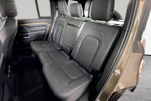 Used 2025 Land Rover Defender 110 X-Dynamic SE AWD/4WD image 20