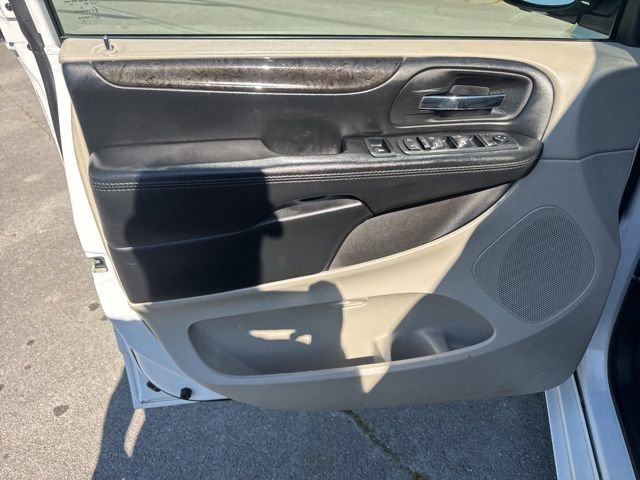 Used 2019 Dodge Grand Caravan SE w/ UConnect Hands-Free Group FWD image 14