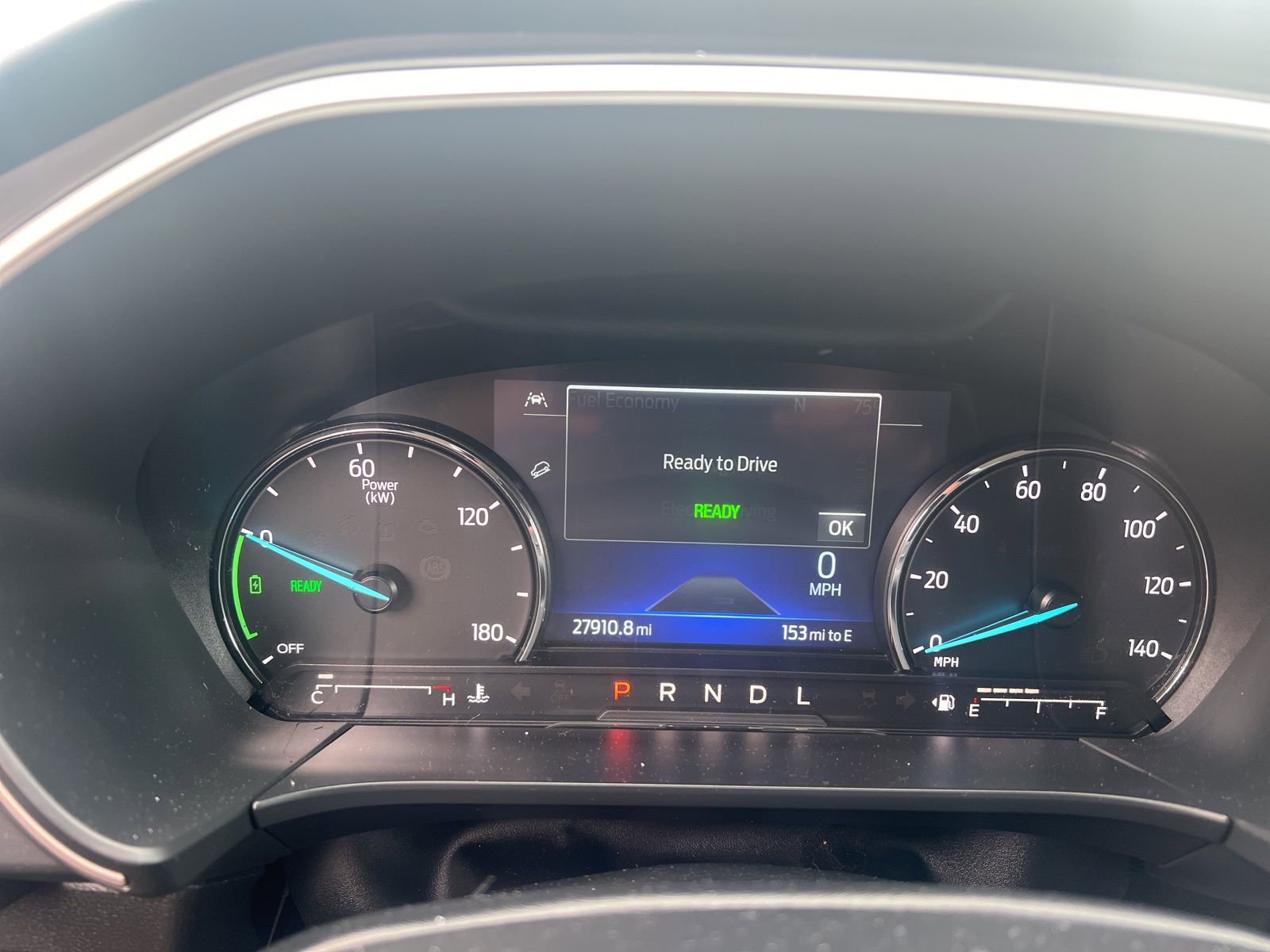 Used 2022 Ford Escape SE image 25