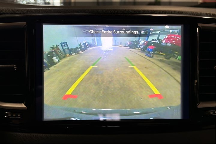 Used 2024 Chrysler Pacifica Touring-L FWD image 31