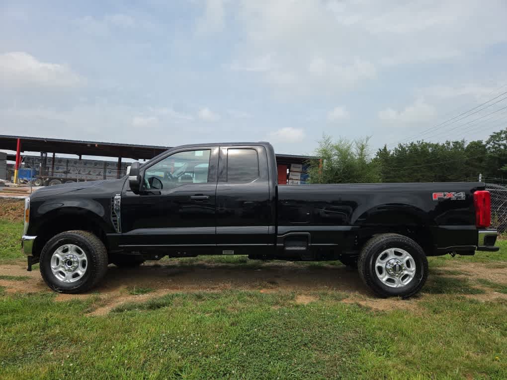 New 2026 Ford F350 XLT AWD/4WD image 10