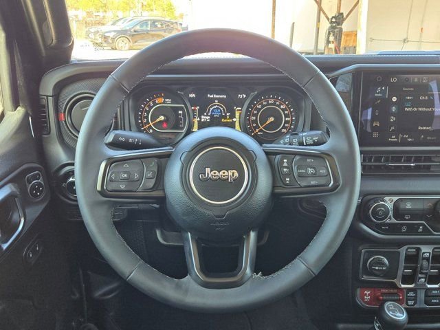 Used 2025 Jeep Wrangler Unlimited Rubicon image 22