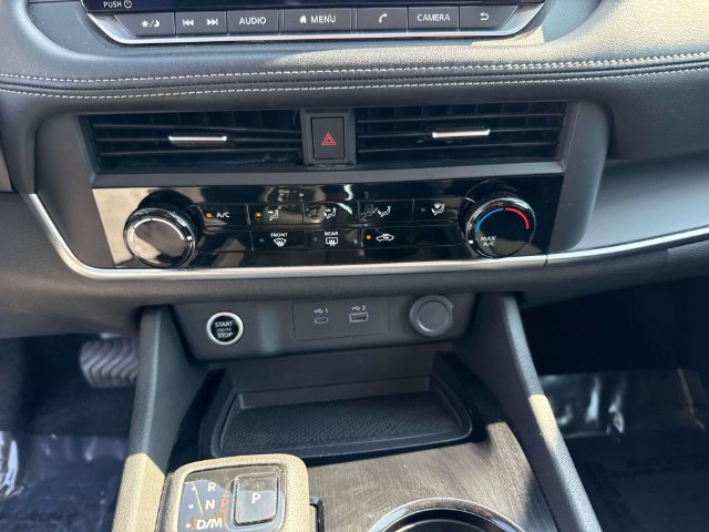 Used 2023 Nissan Rogue S AWD/4WD image 30