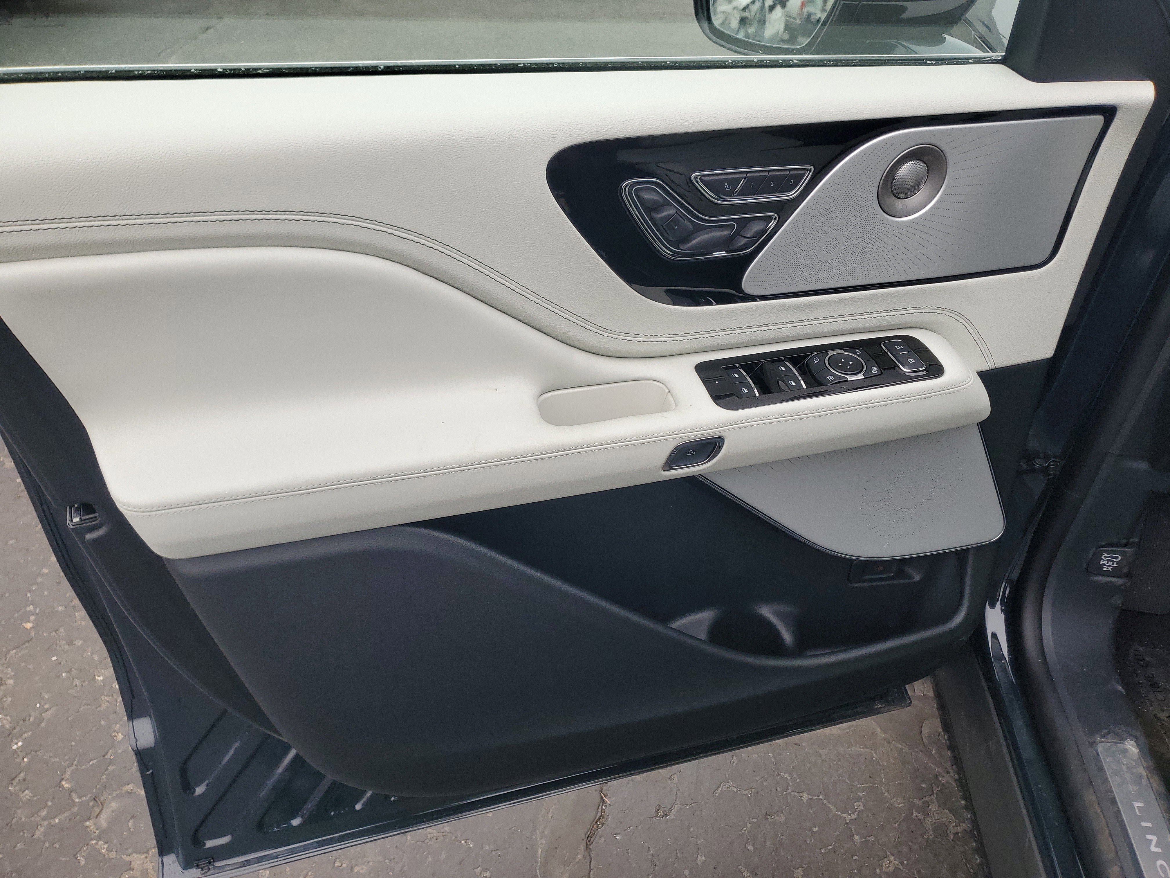 New 2026 Lincoln Aviator Black Label image 8