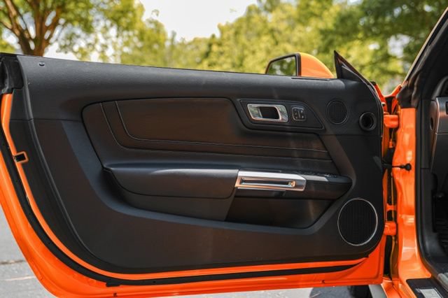 Used 2018 Ford Mustang GT Premium w/ Equipment Group 401A RWD image 31