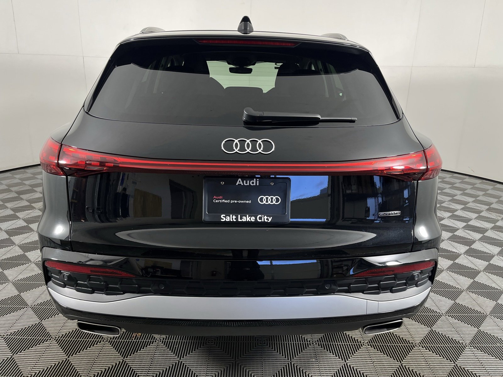 Used 2025 Audi Q5 2.0T Premium Plus w/ Premium Plus image 7