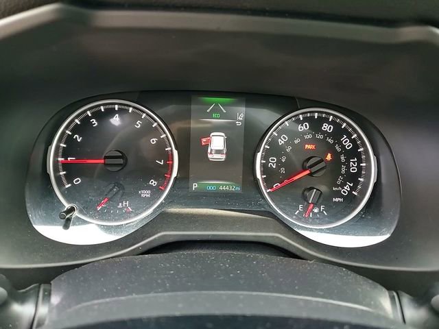 Used 2022 Toyota RAV4 XLE Premium image 16