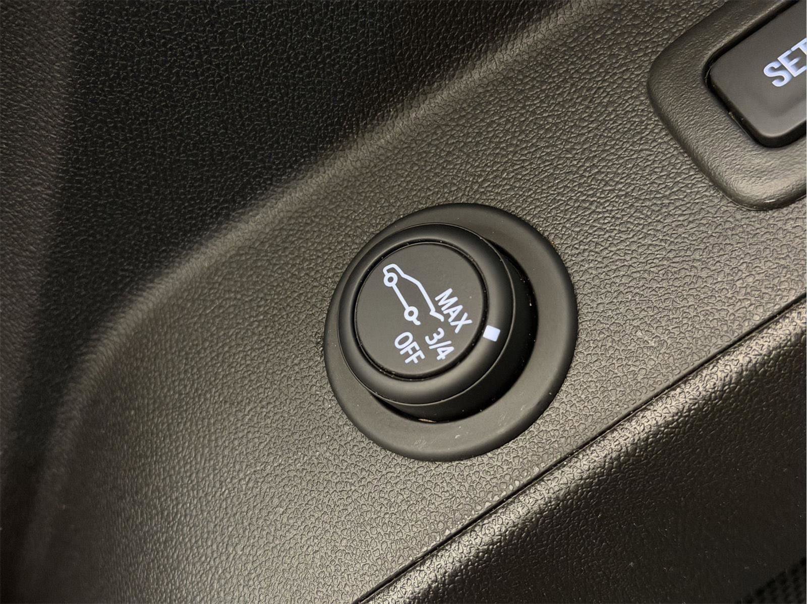 Certified 2024 Chevrolet Equinox Premier image 38