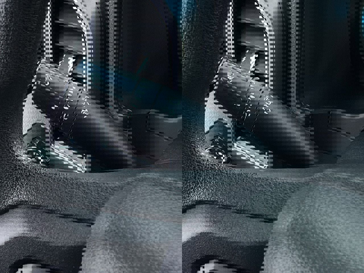 Used 2019 Ford F150 XLT image 32