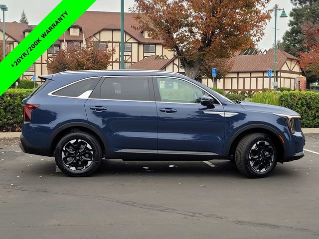 New 2026 Kia Sorento S image 3