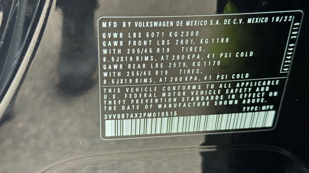 Used 2023 Volkswagen Tiguan SE R-Line image 8